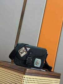 Picture of Louis Vuitton Mens Bags _SKUfw220044571fw